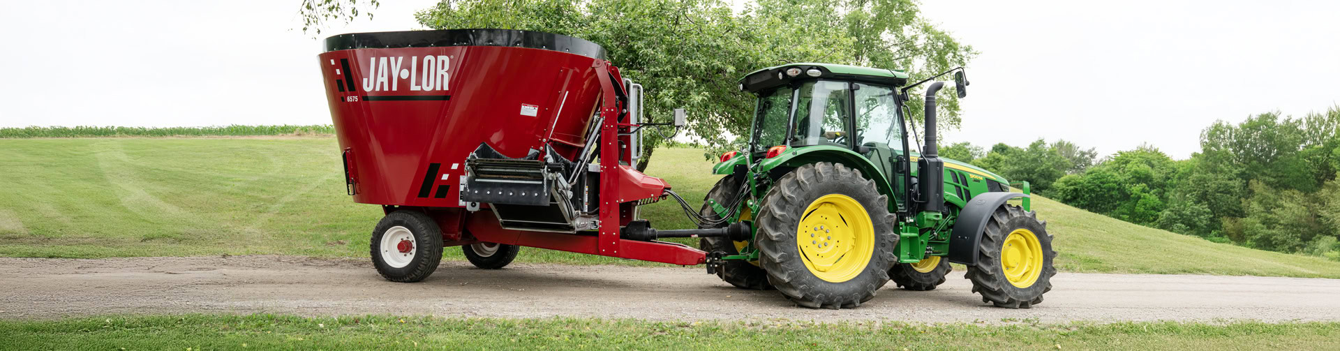 6575 Trailer Mixer Front Center | Conveyor Required